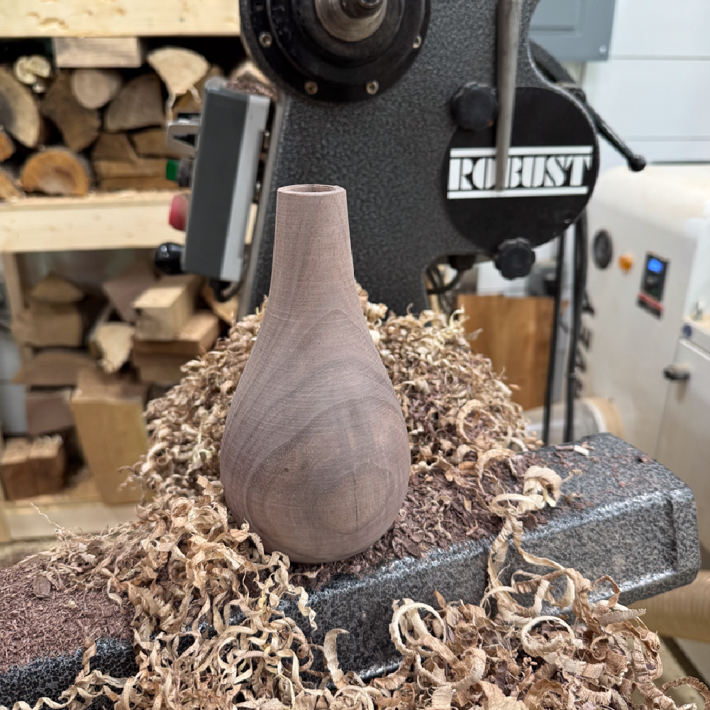 Turn a Walnut Bud Vase - Beginner Woodturning Class
